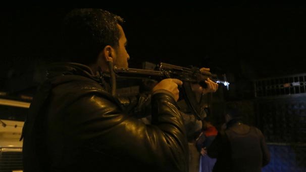 Adana'da maskeli ve silahlı 5 kişi polisi alarma geçirdi