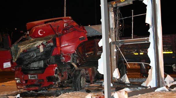 Ankara'da gece yarısı korkunç kaza!