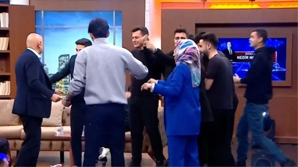 Cumhur İttifakı'nın Ankara adayı Turgut Altınok canlı yayında gençlerle misket oynadı