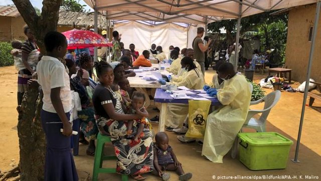Ebola 500 çocuğun hayatına mal oldu