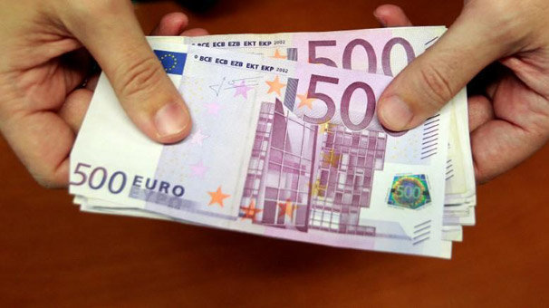 ECB 17 ülkede 500 euroluk banknotların basımını durdurdu