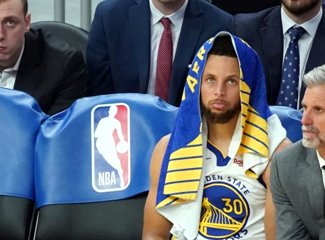 Golden State Warriors'ta Stephen Curry 3 ay yok