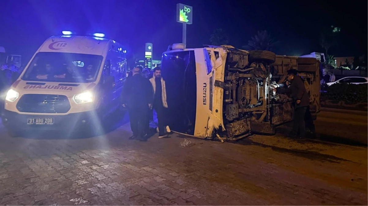 Hatay'da devrilen midibüsteki 11 çevik kuvvet polisi yaralandı
