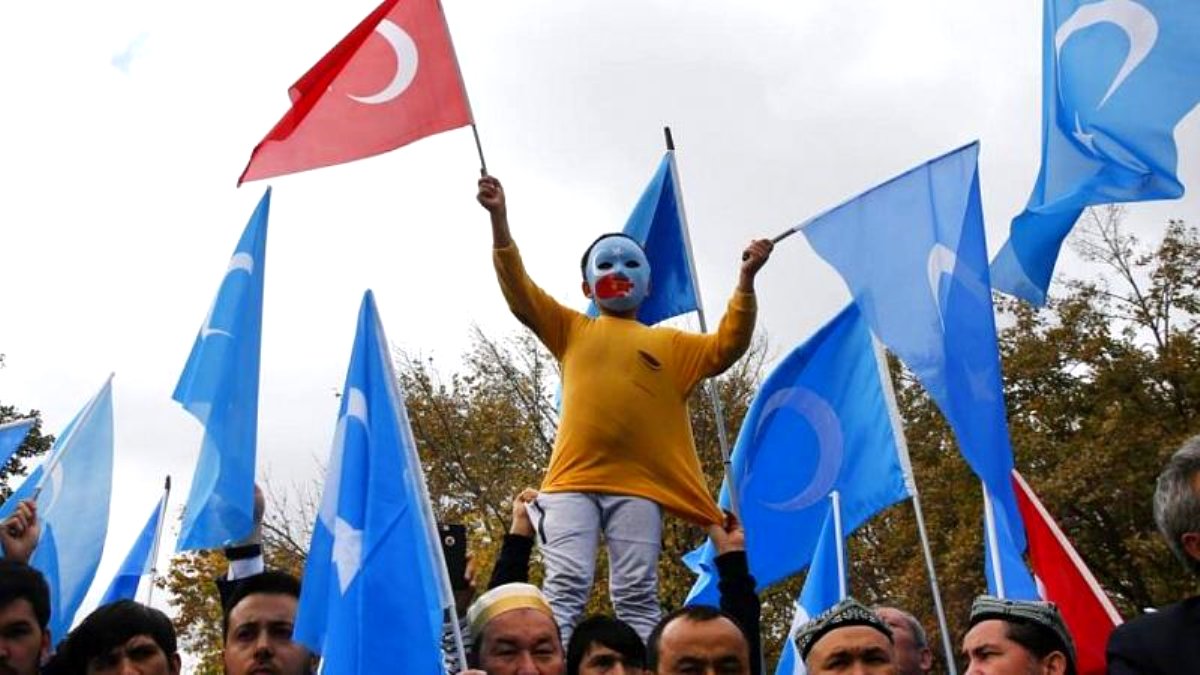 Hollanda'da Çin'in Uygurlara yönelik insan hakları ihlalleri protesto edildi