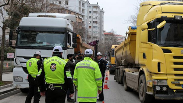 İstanbul Emniyet Müdürlüğü'nden yılbaşı kararı! Şehir merkezi ve ilçelerine girişi yasaklandı