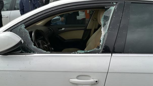 Olay Kocaeli'de yaşandı! Park halindeki otomobilin camını kırıp...