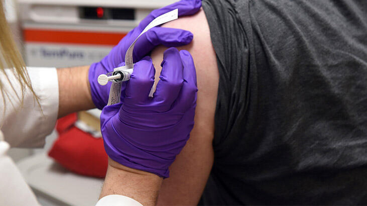 Oxford araştırması, aşının virüsün bulaşmasını yavaşlattığını tespit etti