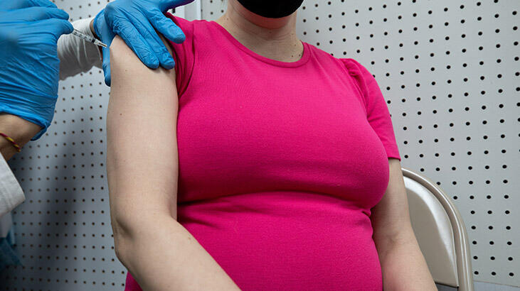 Pfizer/BioNTech, hamileler için aşı denemelerini başlattı