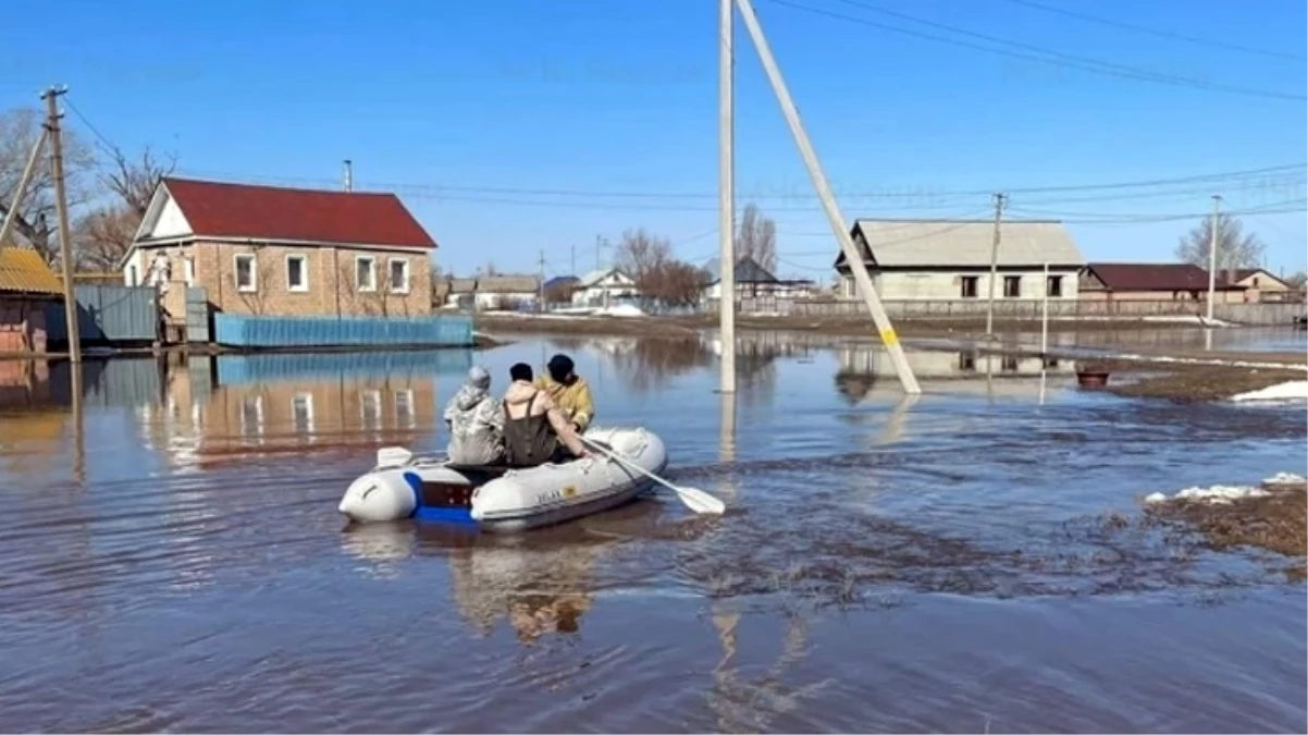 Rusya'da baraj patlaması! 2 bin 400 ev sular altında, 11 bin kişi mahsur