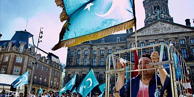 Uygur Türklerinden Hollanda'da Çin zulmüne tepki