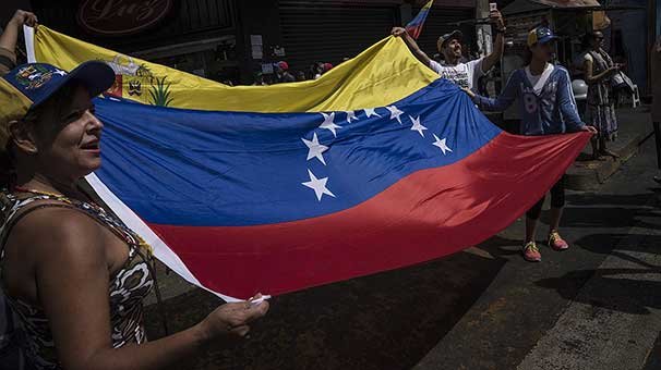 Venezuela'da muhalefetten 'beyaz' hamle
