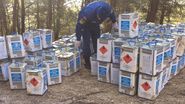 120 teneke de doluydu! Ormanda bulundu, faciadan dönüldü