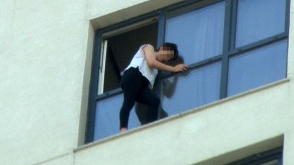 18. katta korku dolu anlar! Genç kadın...