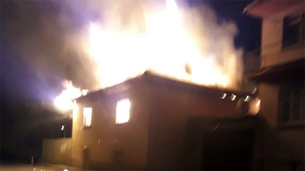 2 katlı ev küle döndü