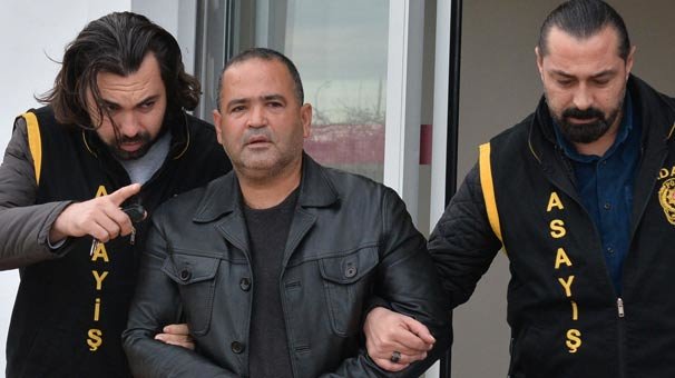 2 sokak köpeğini pompalıyla vurdu, 'Çocuğumu ısırdılar' dedi