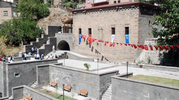 235 yıllık tarihi Alemdar Camii ibadete açıldı