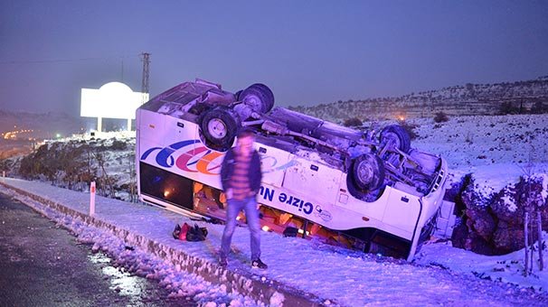 3 ayrı zincirleme trafik kazası: Yaralılar var
