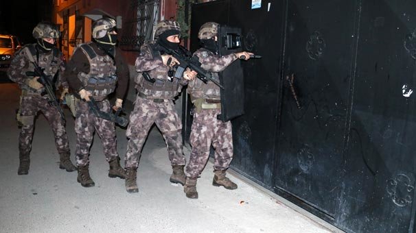 350 polis 30 adrese girdi! Çok sayıda gözaltı...