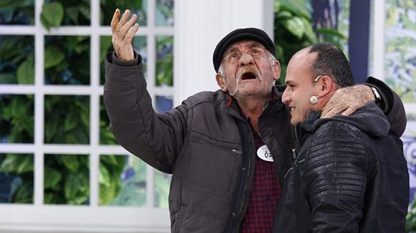 4 yıldır kayıp oğluna Esra Erol'da kavuştu