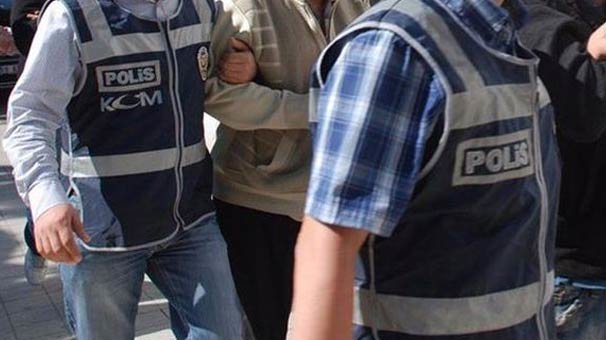 40 koli askeri belgeyi ABD'ye yollarken yakalandı!