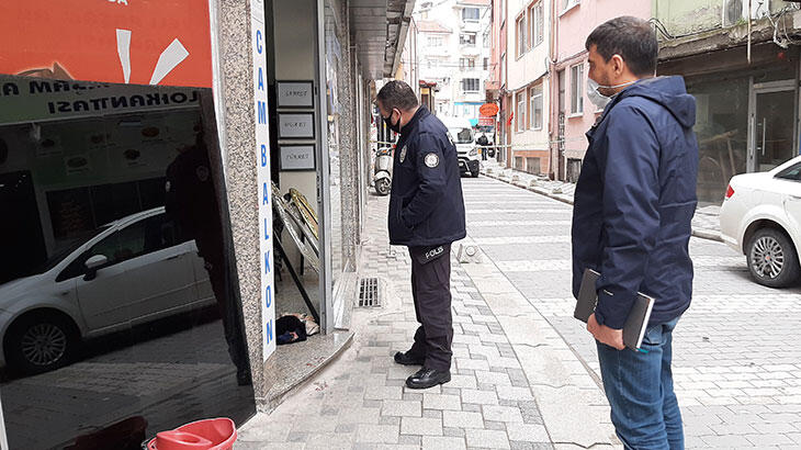 5 yaşındaki çocuk babasının silahıyla oynarken annesini vurdu