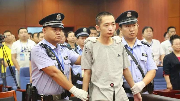 9 öğrenciyi öldüren saldırgan, idam edildi