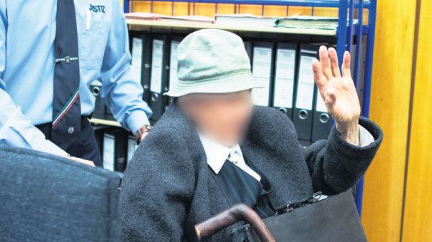 94 yaşında ama çocuk mahkemesinde yargılanıyor