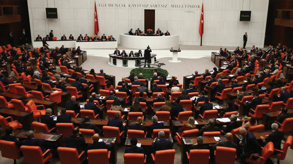 Afganistan tezkeresi iki yıl daha uzatıldı