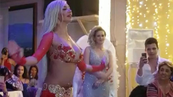 Ajda Pekkan'dan oryantal Didem'e: Kurda kuşa yem olma