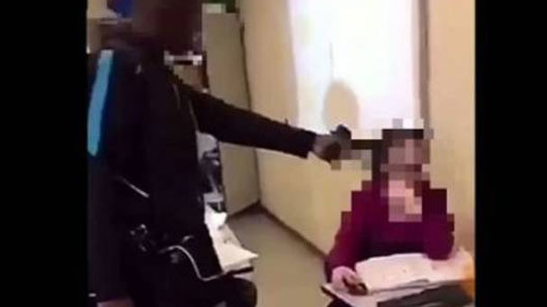 Akıl almaz olay! Kendisini 'yok' yazan öğretmenine silah çekti
