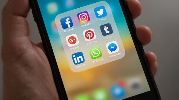 Akılalmaz olay! Sosyal medya üzerinden büyü yapıyor...