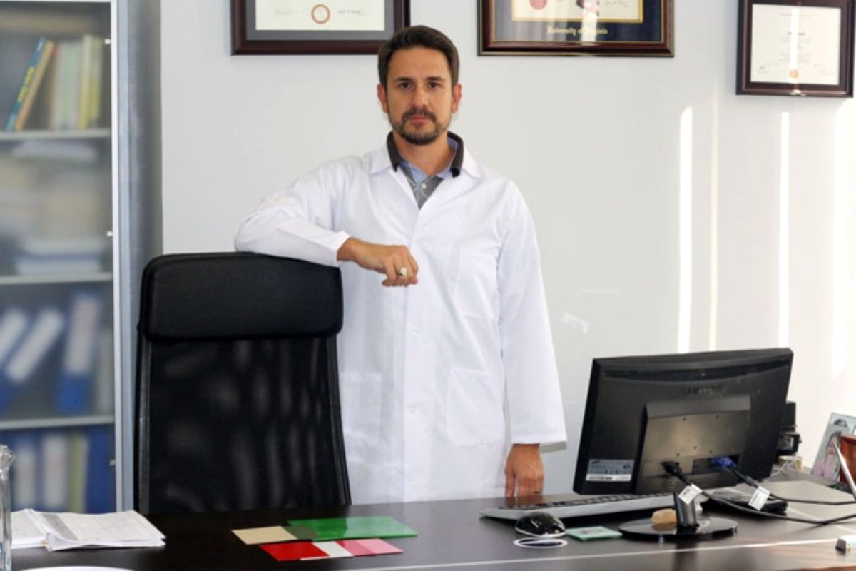 Akiş Boya dünyanın en büyük somon gemisini boyadı