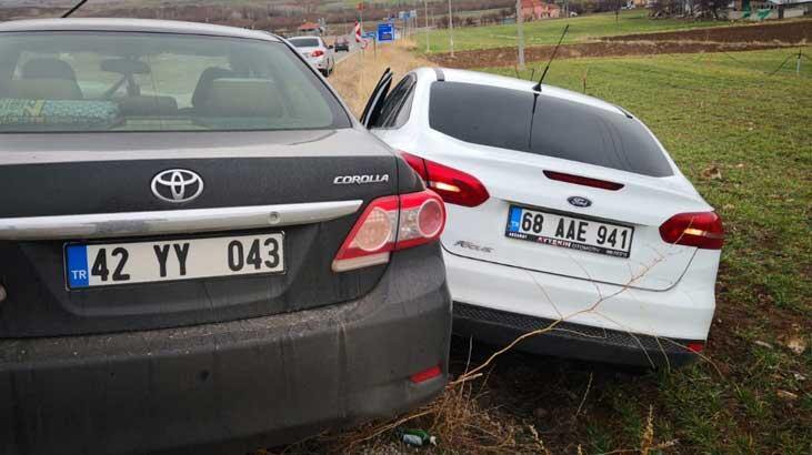 Aksaray'da otomobiller çarpıştı! İki aileden 5 yaralı