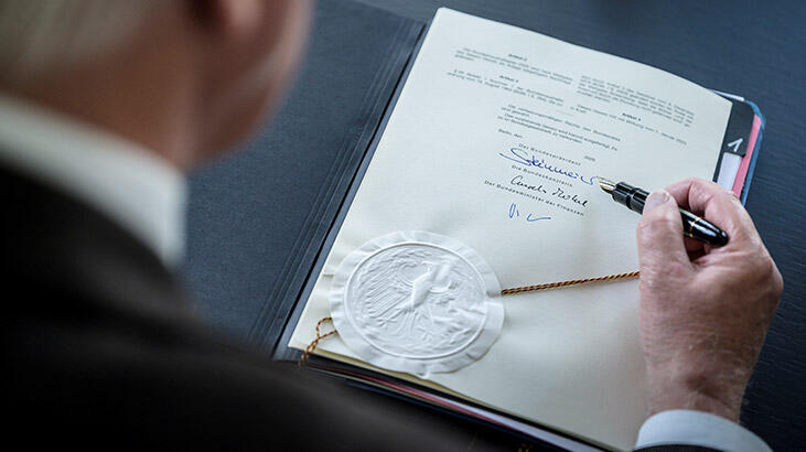 Almanya Cumhurbaşkanı'ndan corona virüsü salgınında yardımlaşma çağrısı