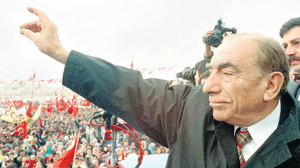 Alparslan Türkeş anılıyor