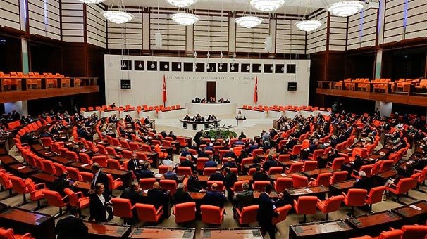 'Anayasa değişikliği uyum paketi' TBMM Başkanlığına sunuldu