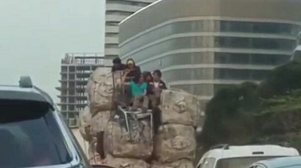 Anbean kaydedildi! Tehlikeye aldırış etmediler