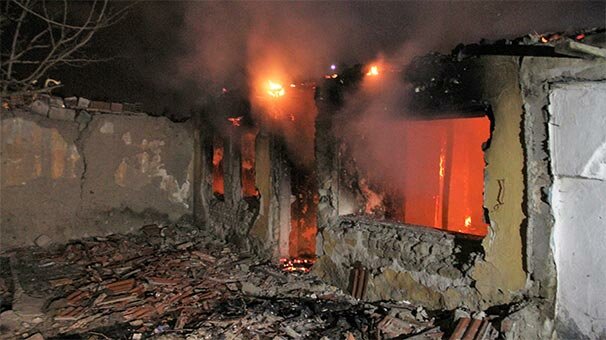 Ankara'da hareketli gece! Kimsenin olmaması faciayı önledi