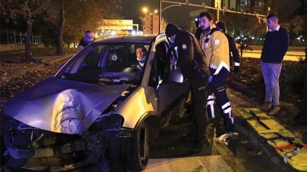 Ankara'da yağışlı hava kazaları beraberinde getirdi