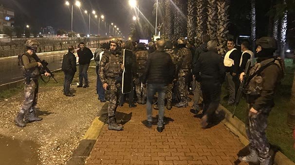 Antalya'da sıcak saatler! Rastgele havaya ateş açtı