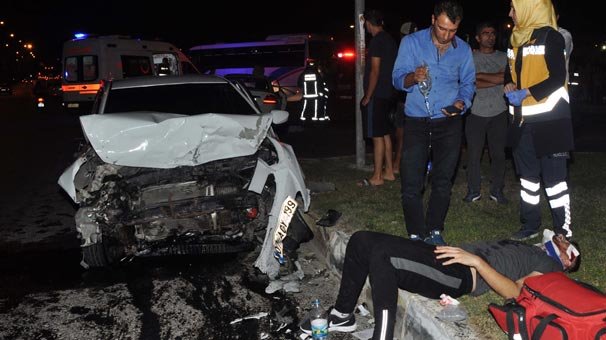 Antalya'da trafik kazası: 5 yaralı