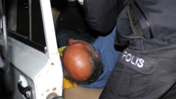 Araç askıda kaldı, hiçbir şey olmamış gibi... Yok artık!