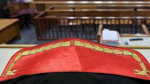 'Araçları ezin, halka ateş edin' emrini mahkemede inkar etti