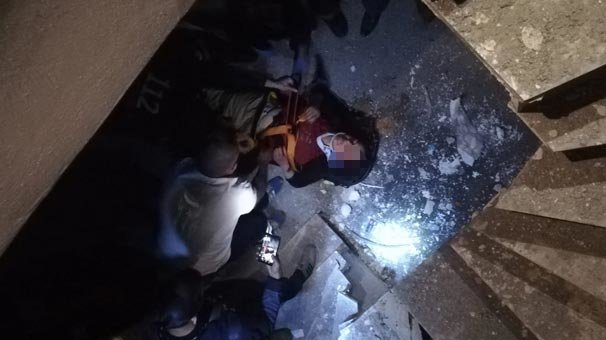 Asansör boşluğuna düşen vatandaş itfaiye tarafından kurtarıldı