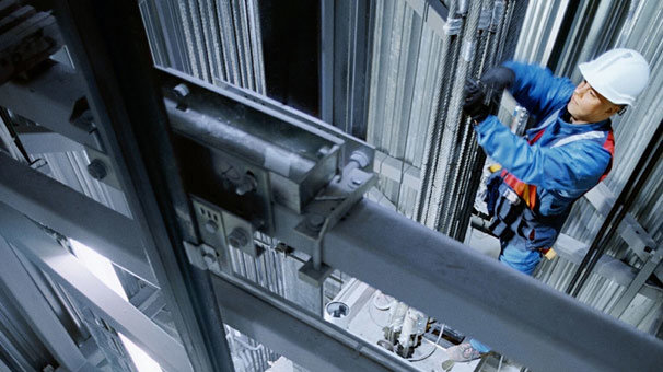 Asansörlere sıkı takip