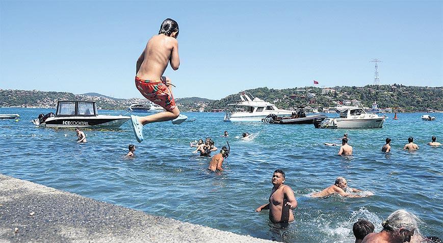 Aşırı sıcaklarda nasıl giyinilmeli? Siyah giyme yanarsın!