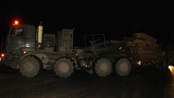 Askeri sevkiyatlar devam ediyor