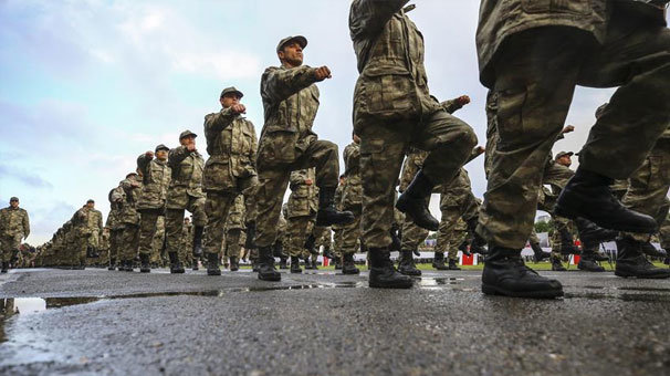 Askerlik süresi kısalıyor