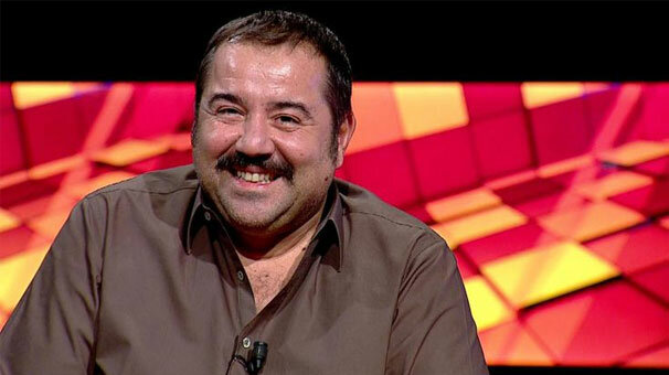 Ata Demirer'den tespihli poz