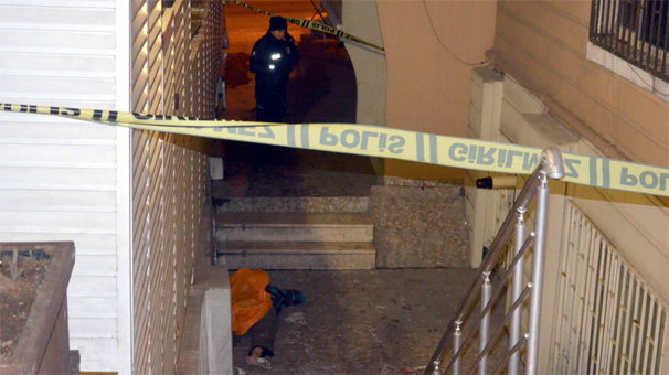 Avcılar'da evinde tamirat yaparken düşüp öldü